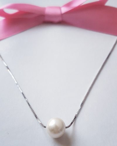 pearl pendant necklace